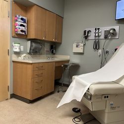 Oakey Healthcare Center - Check room