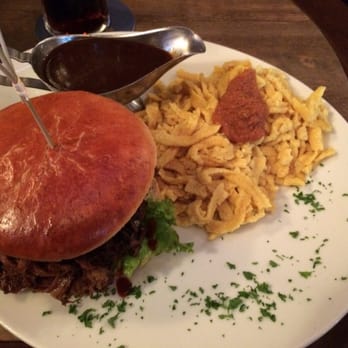 KeltenFürst - Pulled beef sandwich and spaetzle - Breweries Near Me - Ditzingen, BW KeltenFürst - Pulled beef sandwich and spaetzle - Breweries Near Me - Ditzingen, BW