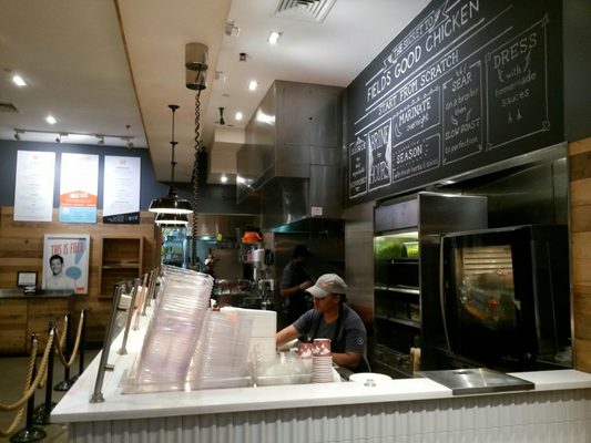 Fields Good Chicken 176 Photos 186 Reviews Salad 101 Maiden Ln New York Ny Restaurant Reviews