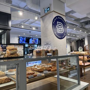Paris Baguette - Pastry display - Bakeries Near Me - Coquitlam, British Columbia
