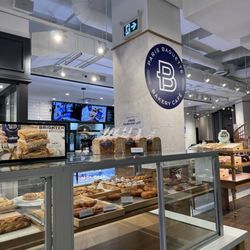 Paris Baguette - Pastry display