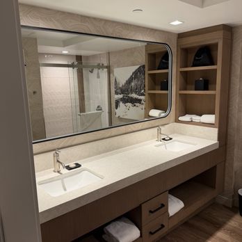 Golden Nugget Lake Tahoe - New Bathrooms - Hotels Near Me - Stateline, Nevada Golden Nugget Lake Tahoe - New Bathrooms - Hotels Near Me - Stateline, Nevada