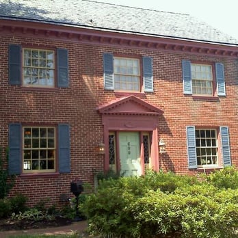The Williamsburg Manor - Hotels Near Me - Williamsburg, Virginia