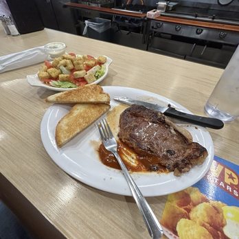 Huddle House - Breakfast & Brunch Near Me - Monahans, Texas