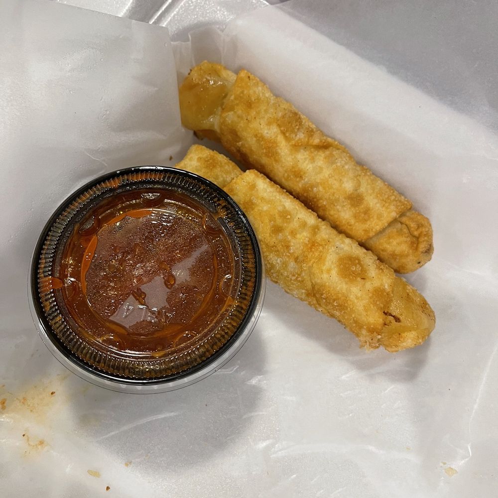 Fong's Pizza - Chinese Cheesesticks - Pizza Near Me - Des Moines, Iowa