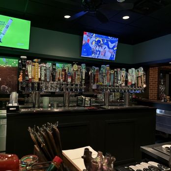 Poe's Tavern - Bar Selection - Burgers Near Me - Savannah, Georgia
