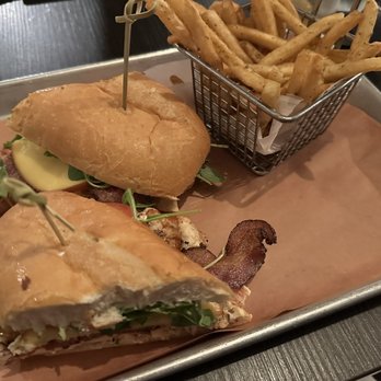 Prohibition Dunedin - Tuscan Chicken sandwich - Gastropubs Near Me - Dunedin, Florida