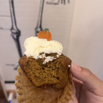 Happiness Cupcakes - Pumpkin Cupcake - Desserts Near Me - Weslaco, Texas Happiness Cupcakes - Pumpkin Cupcake - Desserts Near Me - Weslaco, Texas