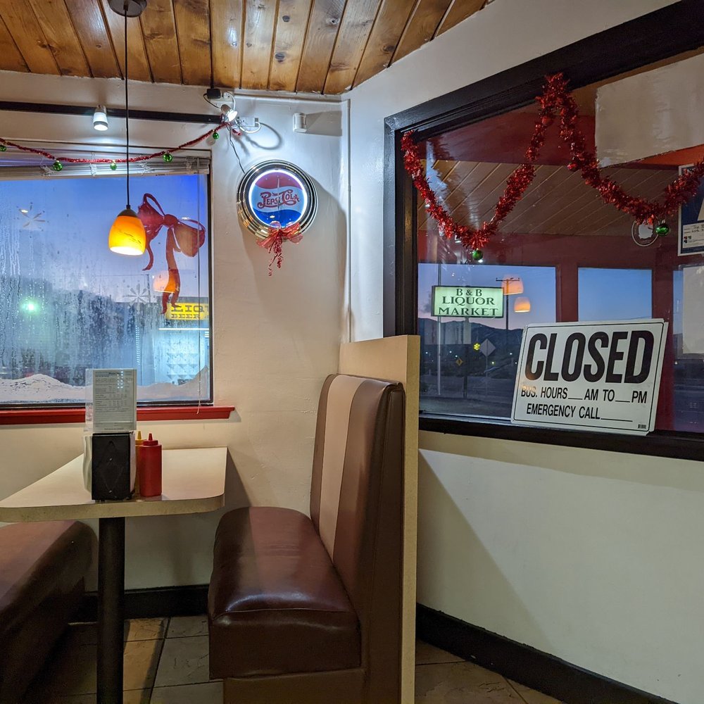 Burger Spot - a closed sign in the window - Burgers Near Me - Tehachapi, California