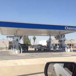 Chevron Gas & Goodies - Fill 'er up!