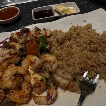 Saitos's Japanese Steakhouse - Shrimp And chicken with fried rice - Japanese Near Me - Dania Beach, Florida Saitos's Japanese Steakhouse - Shrimp And chicken with fried rice - Japanese Near Me - Dania Beach, Florida