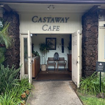 Castaway Cafe - The entrance to the Castaway Cafe doesn't really do it justice it's simple inside but the location is excellent - American Near Me - Lahaina, Hawaii