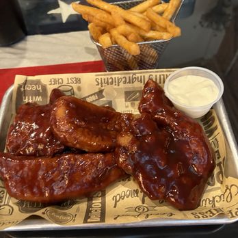 Rusty Nail Tavern Restaurant - American Near Me - Delevan, New York