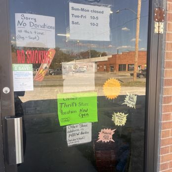 New Life Thrift Store - Front door & signage - Thrift Stores Near Me - Nevada, Missouri