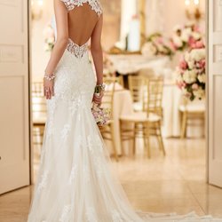 White Arbor Bridal & Formals - Gorgeous back!