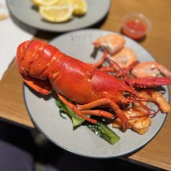 Royal Buffet and Grill - Whole lobster and shrimp cocktail