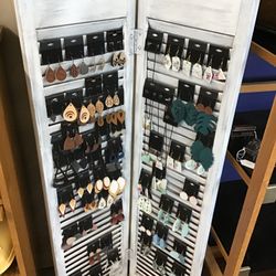 Looking 4 Treasures - Hand Crafted Jewelry