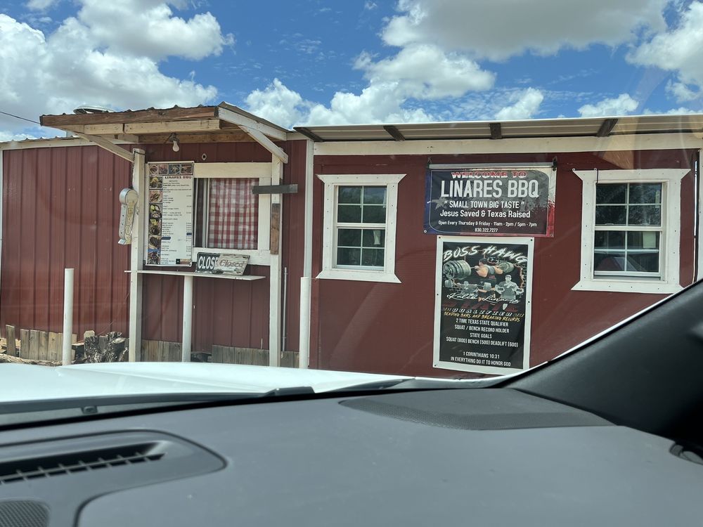 Linares BBQ Logo