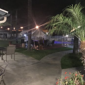 Fallbrook Country Inn - Hotels Near Me - Fallbrook, California