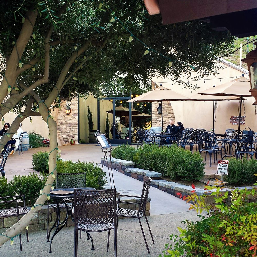 Oak Mountain Winery - Outdoor patio - Wineries Near Me - Temecula, California Oak Mountain Winery - Outdoor patio - Wineries Near Me - Temecula, California
