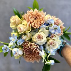 Blooming Girls Flower Shop - Bouquet