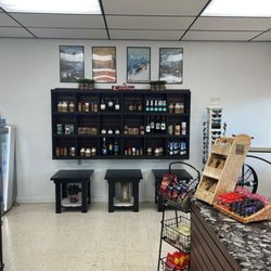 Lakeshore Market & Deli