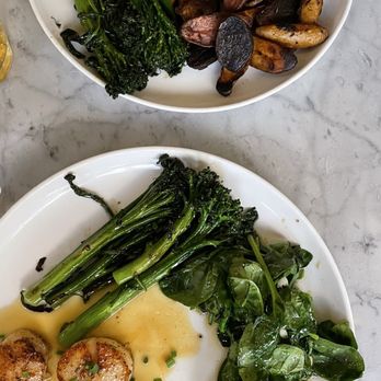 Mignonette - Crispy snapper and scallop (plain) - New American Near Me - Miami, Florida