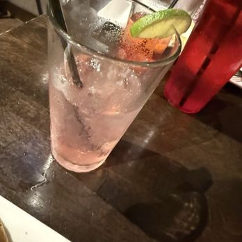 Tuque’s Bar and Grill - Cranberry spritzer - meh bland 1/10 stars - American Near Me - Snowshoe, West Virginia Tuque’s Bar and Grill - Cranberry spritzer - meh bland 1/10 stars - American Near Me - Snowshoe, West Virginia