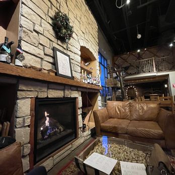 Purgatory Cellars Winery - log cabin vibes - Wine Tasting Room Near Me - Parker, Colorado
