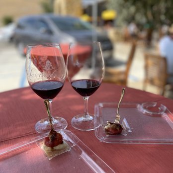 Sextant Wines - Buffalo Mozzarella with Holystone Zinfandel! - Wineries Near Me - Paso Robles, California Sextant Wines - Buffalo Mozzarella with Holystone Zinfandel! - Wineries Near Me - Paso Robles, California