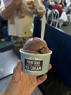 Four Seas Ice Cream by null