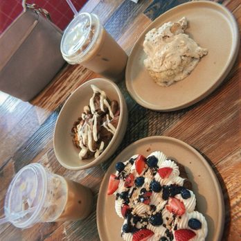 Poindexter - Coffee Latte Berry croissant Biscuit and gravy Potatoes - Cafes Near Me - Nashville, Tennessee Poindexter - Coffee Latte Berry croissant Biscuit and gravy Potatoes - Cafes Near Me - Nashville, Tennessee