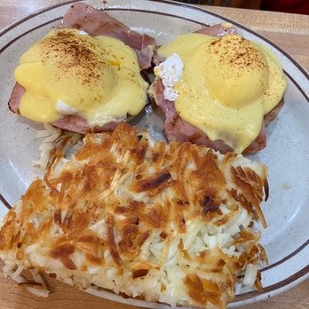 Harry's Coffee Shop - Eggs Benedict - American Near Me - La Jolla, California