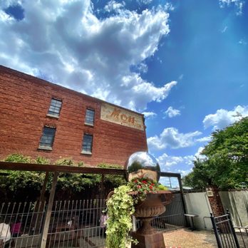 Harp & Clover - courtyard - Irish Near Me - Gadsden, Alabama Harp & Clover - courtyard - Irish Near Me - Gadsden, Alabama