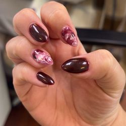 Royal Nails & Spa