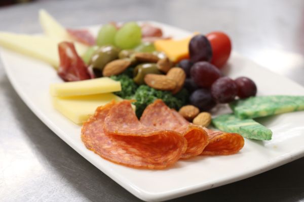 THE WONDER BAR STEAKHOUSE by null