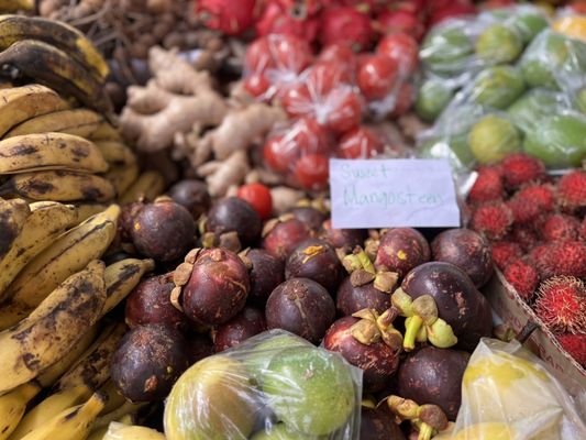 Hilo Farmer's Market by null