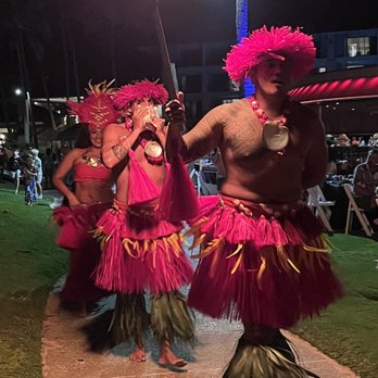Auli'i Luau - Dancers enter - Performing Arts Near Me - Koloa, Hawaii