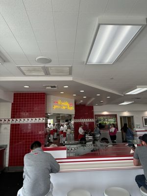 In-N-Out Burger by null