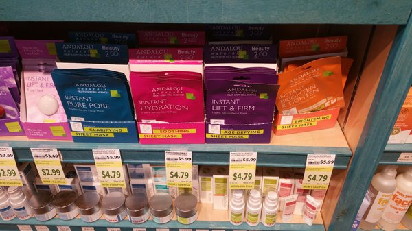 MOM's Organic Market by null