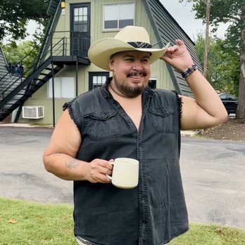 Petit Cowboy - Hotels Near Me - New Braunfels, Texas Petit Cowboy - Hotels Near Me - New Braunfels, Texas