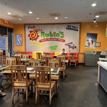 Rubio's Coastal Grill - Dining room - Mexican Near Me - Tucson, Arizona