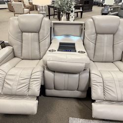 Raymour & Flanigan Furniture and Mattress Clearance Center