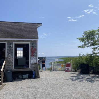 Guilford Lobster Pound - Shack entrance - Seafood Near Me - Guilford, Connecticut