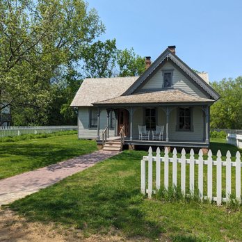 Three Rivers Park District - The home of a upper-class family - Museums Near Me - Shakopee, Minnesota