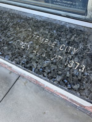 In-N-Out Burger by null