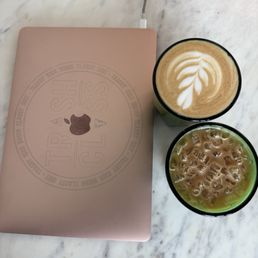 The Palma latte (hot) & toffee latte (iced)