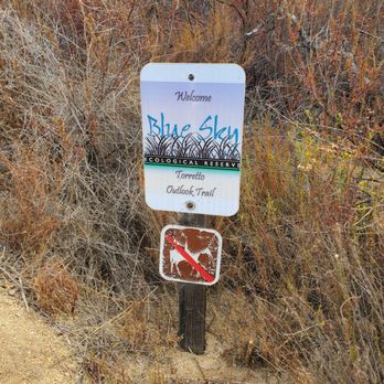 Blue Sky Ecological Reserve - Cool out and back overlook, or follow it around to the main road and back to parking lot. Great for short kid friendly hikes. - Hiking Near Me - Poway, California