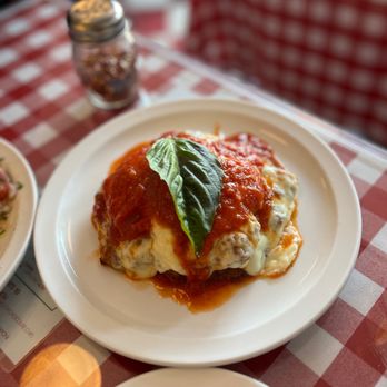 Sugo - Veal parmigiana - Italian Near Me - Toronto, Ontario Sugo - Veal parmigiana - Italian Near Me - Toronto, Ontario