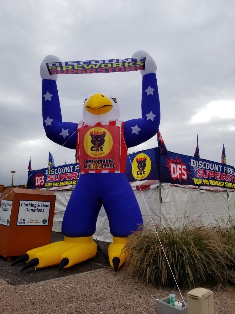 DISCOUNT FIREWORKS SUPERSTORE Updated April 2024 1965 Rogue River